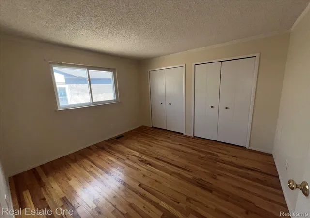 Photo 4 of Single family home for sale at 25563 Baker, Taylor, MI 48180 | MLS# 20261082257 | Listing updated on 2026-10-18