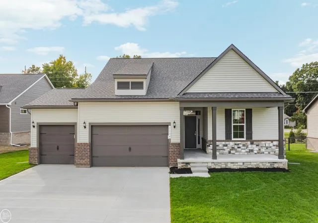 Photo 2 of Single family home for sale at 1134 Julian Ct, Waterford, MI 48327 | MLS# 58050224526 | Listing updated on 2026-10-10