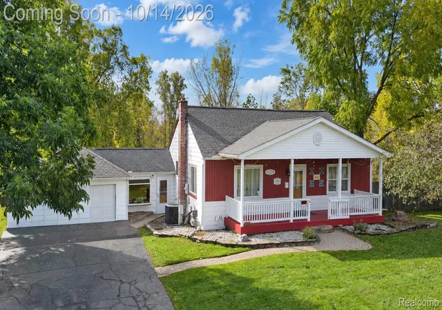 Photo 2 of Single family home for sale at 6383 Bristol Rd, Swartz Creek, MI 48473 | MLS# 20261082271 | Listing updated on 2026-10-27