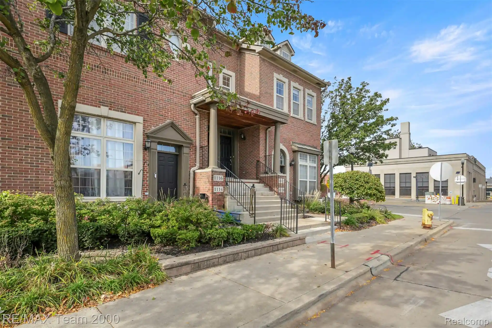 Listing Photo 2 - Condo for sale in 1112 Mason St located at 1112 Mason St, Dearborn, MI 48124 - Unit 1112 Mason St