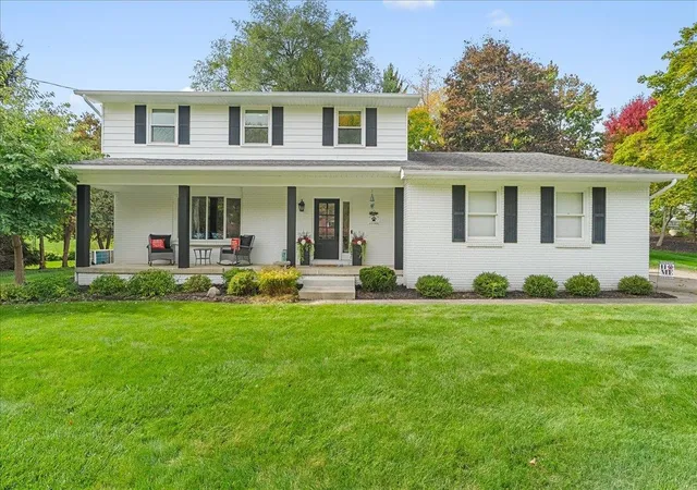 Photo 2 of Single family home for sale at 1201 Riverside Dr, Owosso, MI 48867 | MLS# 60050224534 | Listing updated on 2026-10-16