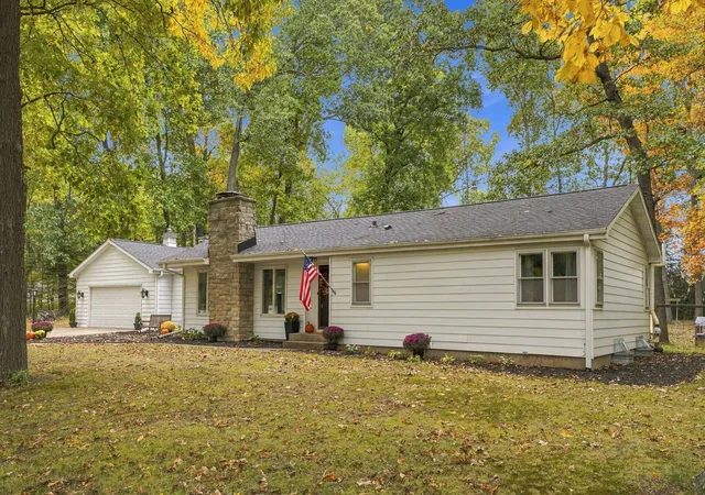 Photo 2 of Single family home for sale at 828 N Wattles Rd, Battle Creek, MI 49014 | MLS# 66026054157 | Listing updated on 2026-10-12
