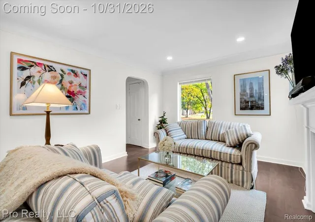 Photo 4 of Single family home for sale at 632 S Wilson Ave, Royal Oak, MI 48067 | MLS# 20261082279 | Listing updated on 2026-10-31