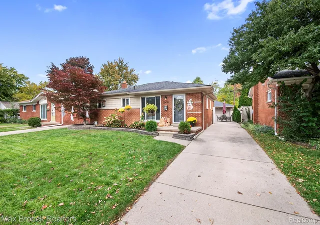 Photo 3 of Single family home for sale at 29428 Shackett Ave, Madison Heights, MI 48071 | MLS# 20261082283 | Listing updated on 2026-10-11