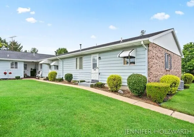 Photo 2 of Condo for sale at 5990 Leisure S Dr SE, Grand Rapids, MI 49548 | MLS# 65026054169 | Listing updated on 2026-10-26