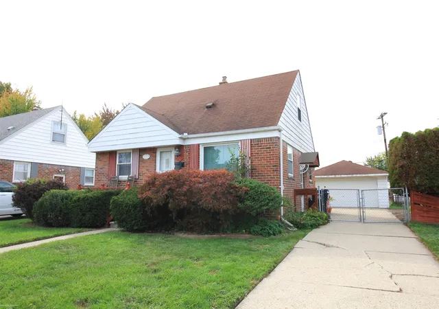 Photo 2 of Single family home for sale at 25725 Arlington St, Roseville, MI 48066 | MLS# 58050224548 | Listing updated on 2026-10-16