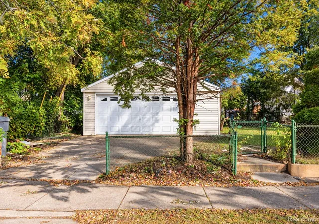 Photo 4 of Single family home for sale at 2848 Banner St, Dearborn, MI 48124 | MLS# 20261082295 | Listing updated on 2026-10-11