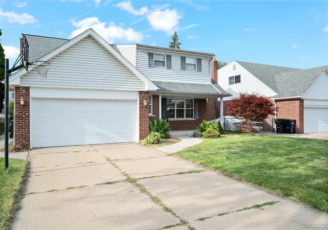 Photo 3 of Single family home for sale at 12851 Grand Hvn Dr, Sterling Heights, MI 48312 | MLS# 20261082302 | Listing updated on 2026-10-12