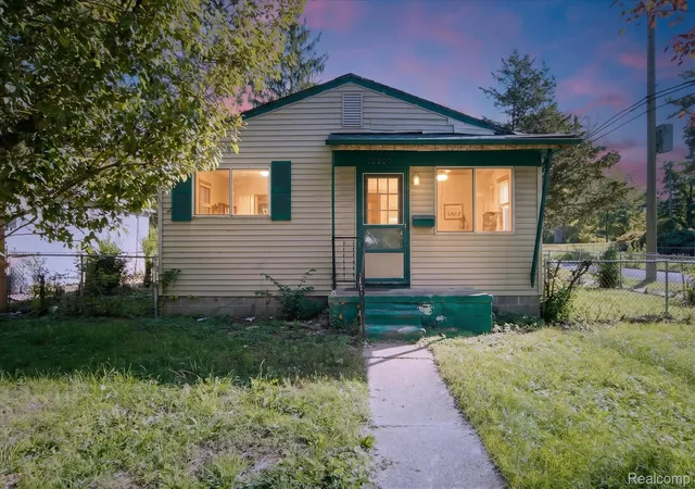 Photo 1 of Single family home for sale at 16800 Wormer St, Detroit, MI 48219 | MLS# 20261082314 | Listing updated on 2026-10-20
