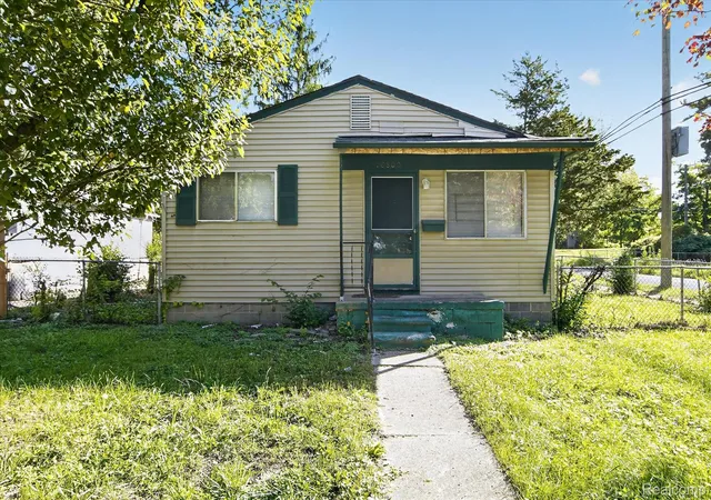 Photo 3 of Single family home for sale at 16800 Wormer St, Detroit, MI 48219 | MLS# 20261082314 | Listing updated on 2026-10-20