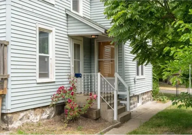 Photo 1 of Multi family home for sale at 1213 Summit Ave, Kalamazoo, MI 49006 | MLS# 64026054192 | Listing updated on 2026-10-11