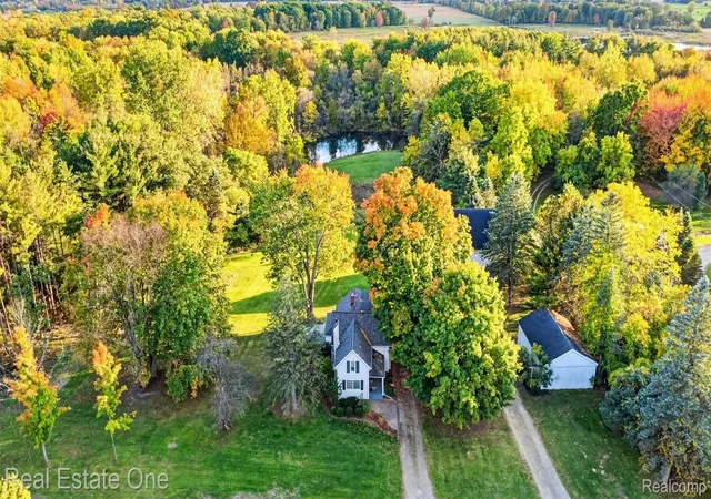 Photo 2 of Single family home for sale at 1944 King Rd, Lapeer, MI 48446 | MLS# 20261082320 | Listing updated on 2026-10-12