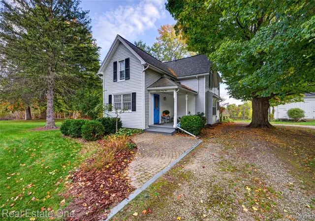 Photo 3 of Single family home for sale at 1944 King Rd, Lapeer, MI 48446 | MLS# 20261082320 | Listing updated on 2026-10-12
