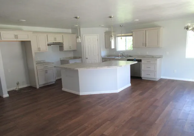 Photo 3 of Single family home for sale at 434 Abbey St, Muskegon, MI 49442 | MLS# 65026054194 | Listing updated on 2026-10-11