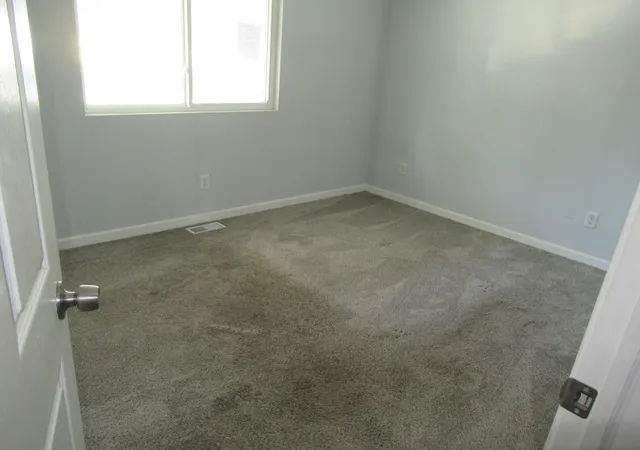Photo 4 of Single family home for sale at 434 Abbey St, Muskegon, MI 49442 | MLS# 65026054194 | Listing updated on 2026-10-11