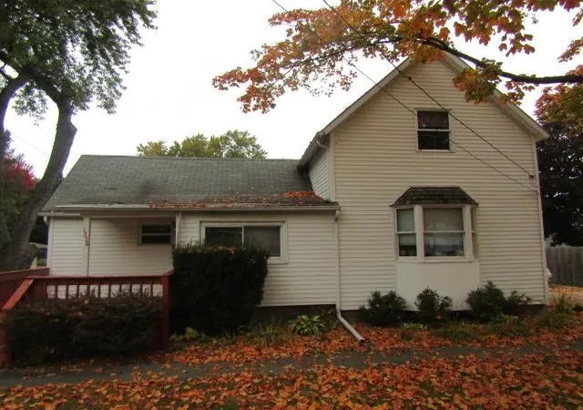 Photo 1 of Single family home for sale at 1336 Olmstead St, Owosso, MI 48867 | MLS# 60050224561 | Listing updated on 2026-10-14