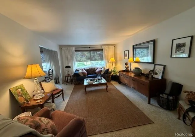 Listing Photo 2 - Condo for sale in building located at 10529 Fawn Ridge Trl, Hartland, MI 48353 - Unit #6-D