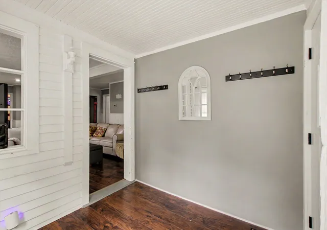 Photo 3 of Single family home for sale at 721 N Dartmouth St, Kalamazoo, MI 49006 | MLS# 66026054202 | Listing updated on 2026-10-11