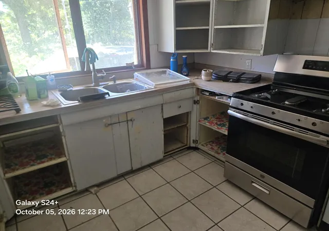 Photo 4 of Single family home for sale at 1026 W River Rd, Muskegon, MI 49445 | MLS# 65026054208 | Listing updated on 2026-10-11