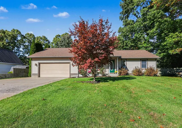 Photo 2 of Single family home for sale at 3872 Forest Edge Rd, Muskegon, MI 49442 | MLS# 71026054209 | Listing updated on 2026-10-12
