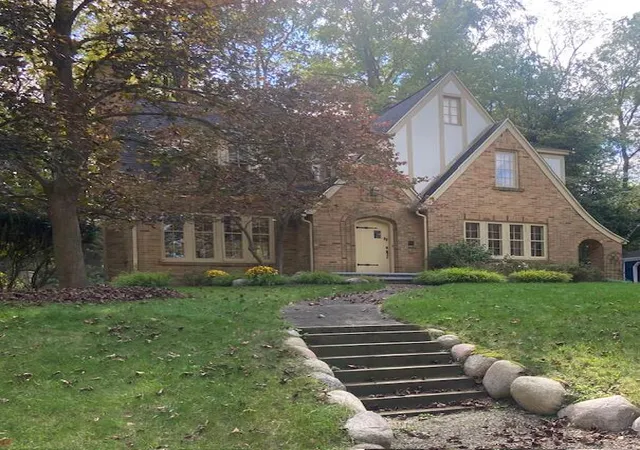 Photo 2 of Single family home for sale at 2763 N Bronson Blvd, Kalamazoo, MI 49008 | MLS# 66026054211 | Listing updated on 2026-10-12