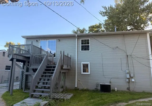 Photo 4 of Single family home for sale at 22105 Ridgeway St, Saint Clair Shores, MI 48080 | MLS# 20261082363 | Listing updated on 2026-10-13