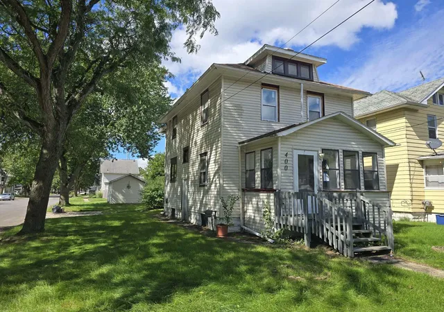 Photo 1 of Single family home for sale at 400 Bates St, Jackson, MI 49202 | MLS# 55026054215 | Listing updated on 2026-10-11