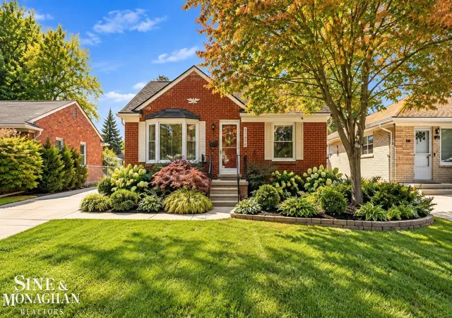 Photo 2 of Single family home for sale at 21626 Statler St, Saint Clair Shores, MI 48081 | MLS# 58050224573 | Listing updated on 2026-10-11