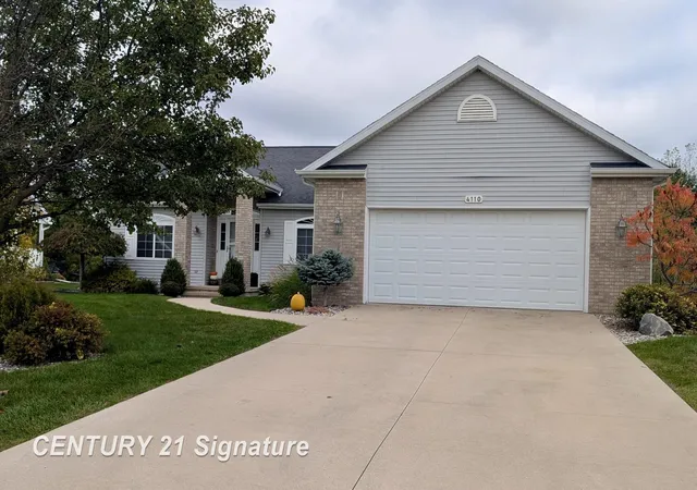 Photo 1 of Single family home for sale at 4110 W Crossings Rd, Saginaw, MI 48603 | MLS# 61050224574 | Listing updated on 2026-10-12