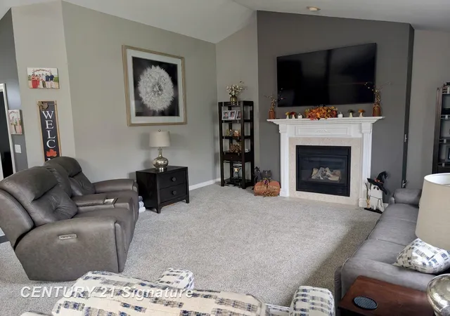 Photo 2 of Single family home for sale at 4110 W Crossings Rd, Saginaw, MI 48603 | MLS# 61050224574 | Listing updated on 2026-10-12