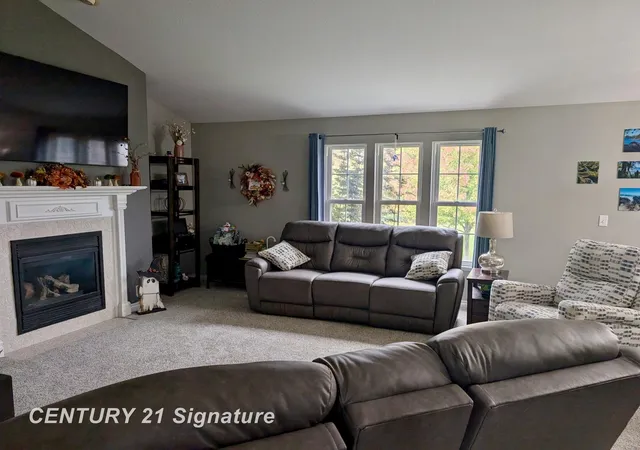 Photo 3 of Single family home for sale at 4110 W Crossings Rd, Saginaw, MI 48603 | MLS# 61050224574 | Listing updated on 2026-10-12
