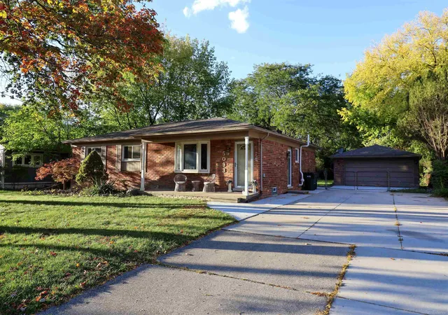 Photo 1 of Single family home for sale at 5093 Northlawn Dr, Sterling Heights, MI 48310 | MLS# 58050224575 | Listing updated on 2026-10-16