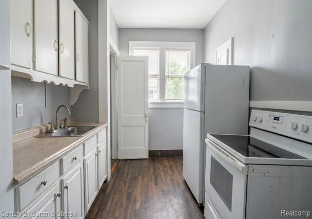 Photo 4 of Single family home for sale at 14290 Coyle St, Detroit, MI 48227 | MLS# 20261082427 | Listing updated on 2026-10-14