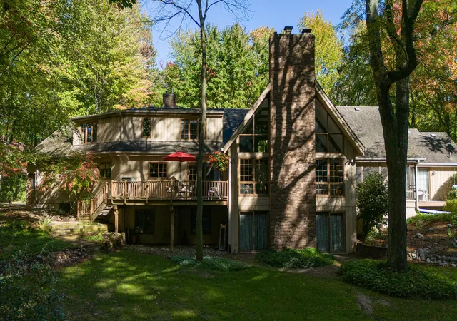 Photo 2 of Single family home for sale at 4825 Buttercup Ln, Okemos, MI 48864 | MLS# 65026054242 | Listing updated on 2026-10-12