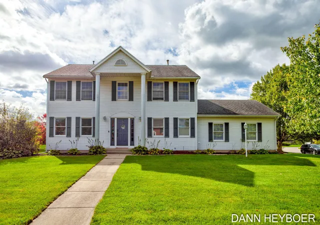 Photo 2 of Single family home for sale at 7044 Summit Hl Ct SE, Caledonia, MI 49316 | MLS# 65026054248 | Listing updated on 2026-10-12