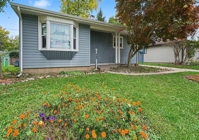 Photo 2 of Single family home for sale at 509 Wilkinson St, Chelsea, MI 48118 | MLS# 81026054253 | Listing updated on 2026-10-12