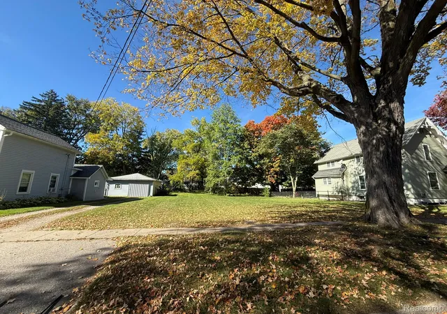 Photo 2 of Land for sale at 643 N Hickory St, Owosso, MI 48867 | MLS# 20261082481 | Listing updated on 2026-10-12
