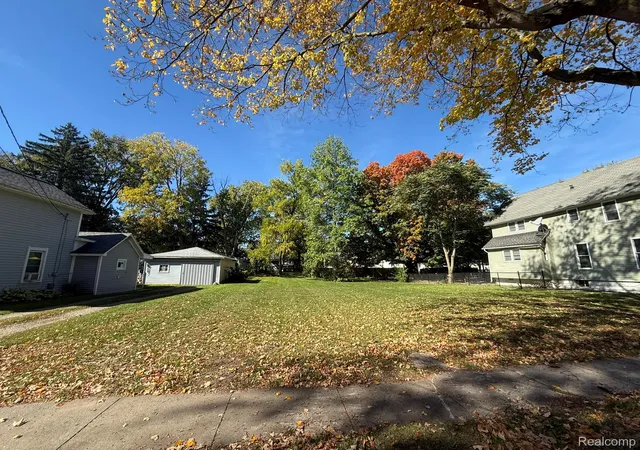 Photo 3 of Land for sale at 643 N Hickory St, Owosso, MI 48867 | MLS# 20261082481 | Listing updated on 2026-10-12