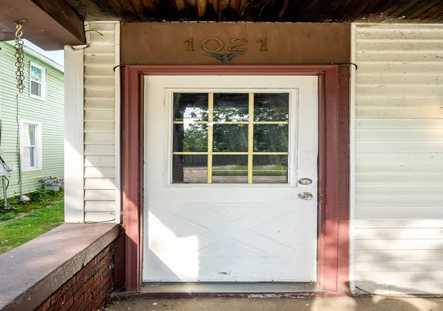 Photo 2 of Multi family home for sale at 1021 Broadway Ave NW, Grand Rapids, MI 49504 | MLS# 65026054255 | Listing updated on 2026-10-20