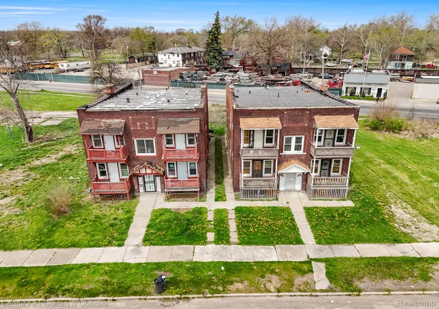 Photo 2 of Multi family home for sale at 135 Stevens St, Highland Park, MI 48203 | MLS# 20261082494 | Listing updated on 2026-10-12