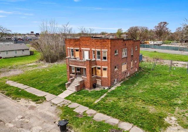 Photo 3 of Multi family home for sale at 135 Stevens St, Highland Park, MI 48203 | MLS# 20261082494 | Listing updated on 2026-10-12