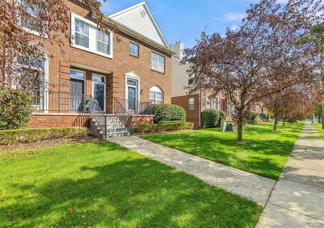 Listing Photo 1 - Condo for sale in building located at 43131 Strand Dr, Sterling Heights, MI 48313