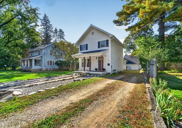 Photo 2 of Single family home for sale at 407 High St, Marshall, MI 49068 | MLS# 64026054430 | Listing updated on 2026-10-30