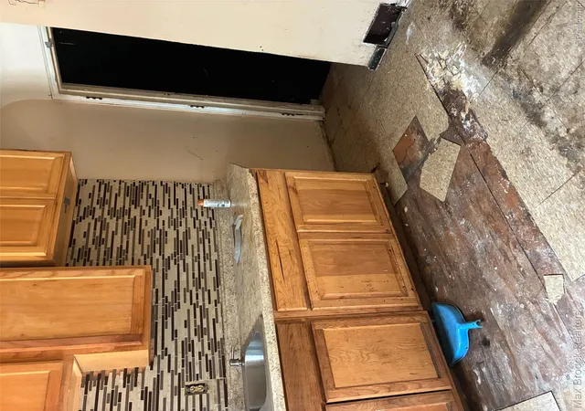 Listing Photo 1 - Condo for sale in building located at 3705 Oakman Blvd, Detroit, MI 48204 - Unit #10