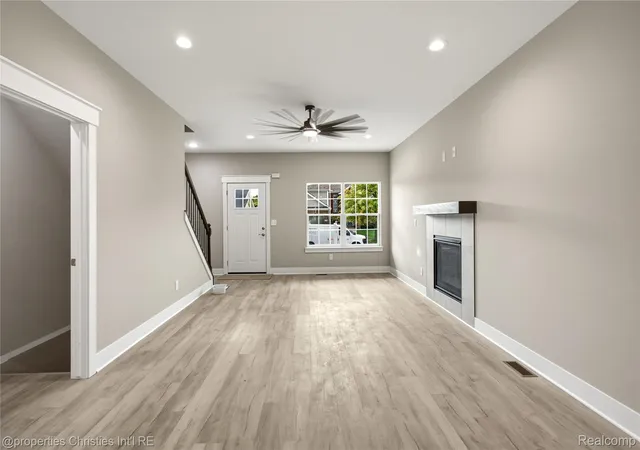 Photo 2 of Single family home for sale at 23265 Waterview Dr, New Boston, MI 48164 | MLS# 20261083061 | Listing updated on 2026-10-29