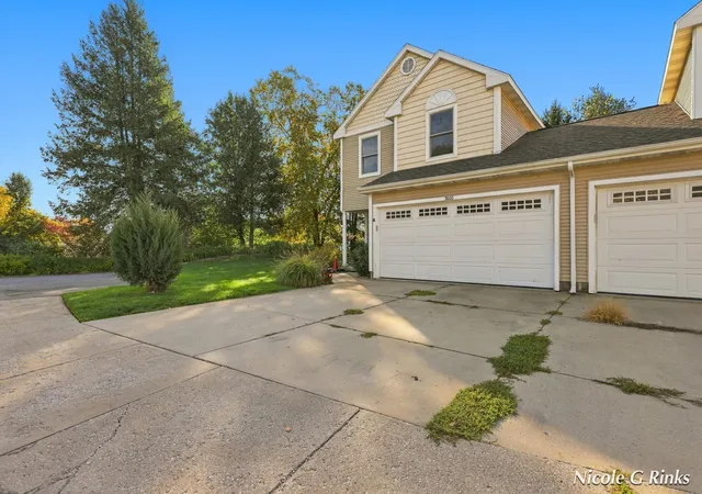 Listing Photo 1 - Condo for sale in building located at 2000 Conservation Trl, Lowell, MI 49331