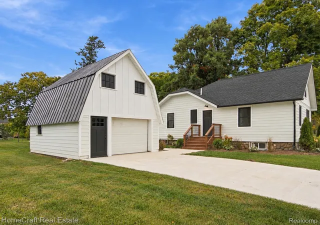 Photo 3 of Single family home for sale at 58744 10 Mile Rd, South Lyon, MI 48178 | MLS# 20261083371 | Listing updated on 2026-10-26