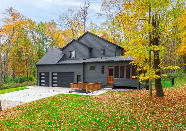 Photo 2 of Single family home for sale at 8282 Donovan Rd, Dexter, MI 48130 | MLS# 20261083571 | Listing updated on 2026-10-29