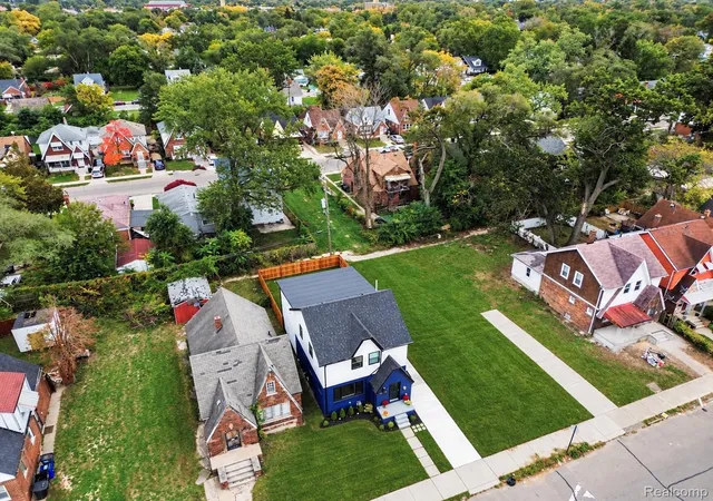 Photo 2 of Single family home for sale at 16684 Woodingham Dr, Detroit, MI 48221 | MLS# 20261083702 | Listing updated on 2026-10-28