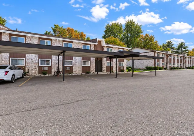 Listing Photo 2 - Condo for sale in building located at 7340 Woodview St, Westland, MI 48185